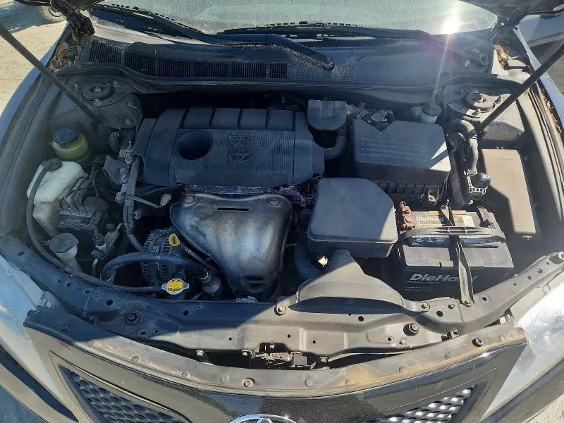 2011 TOYOTA CAMRY SE  