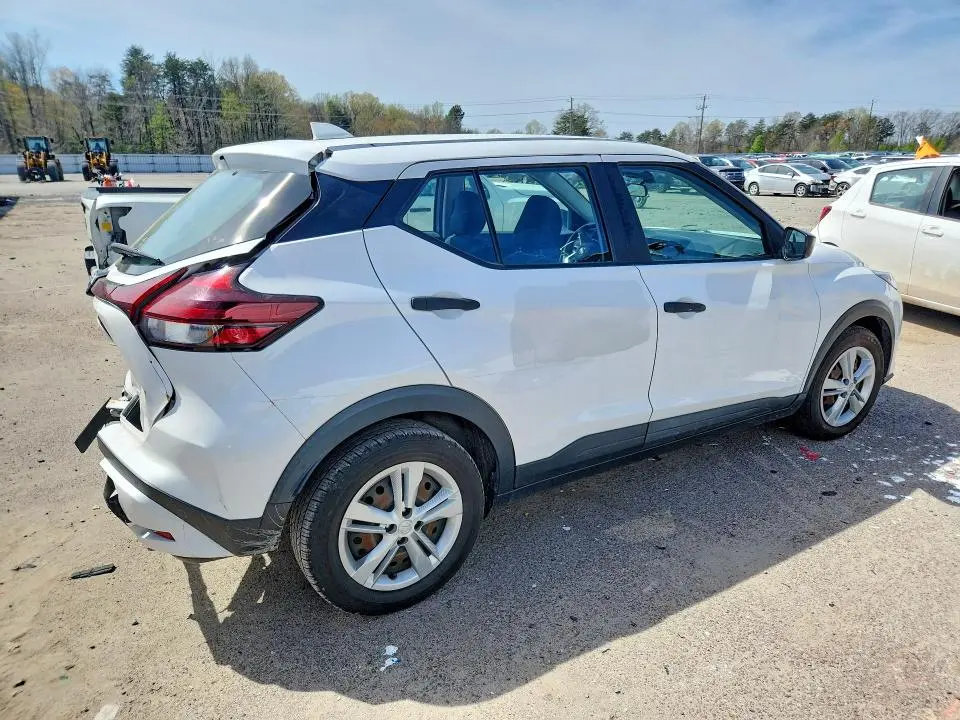 2021 NISSAN KICKS S  