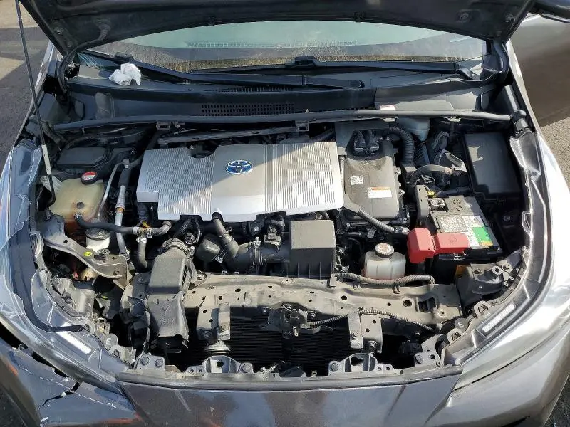 2019 TOYOTA PRIUS LE  