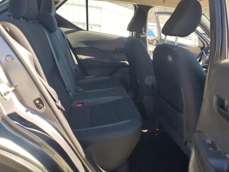 2019 NISSAN KICKS S  