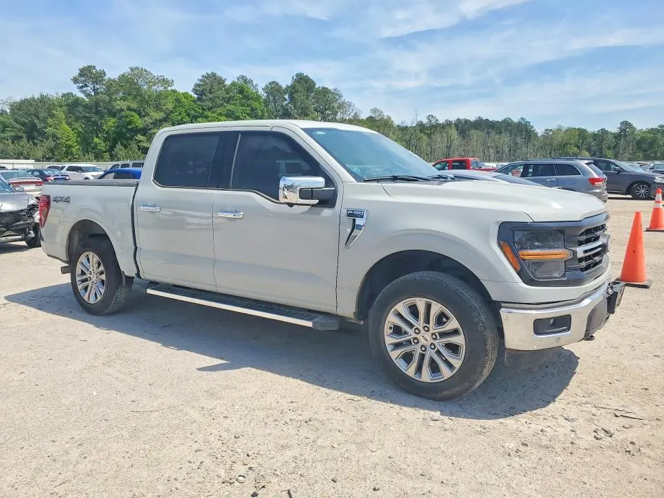 2024 FORD F150 XLT  