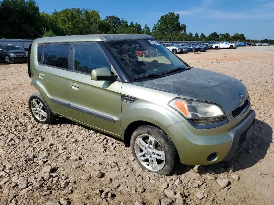 2010 KIA SOUL +  