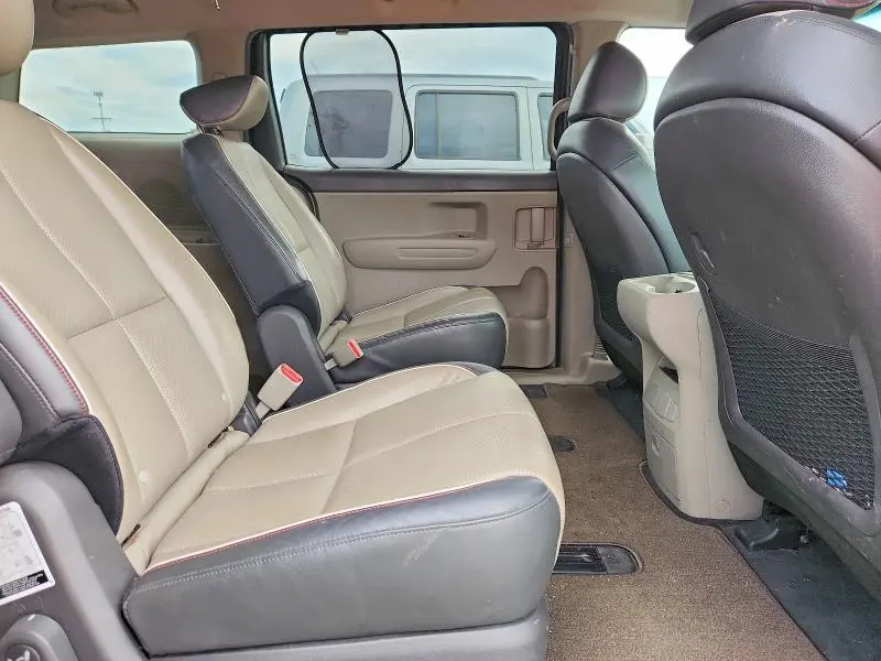 2016 KIA SEDONA LX  