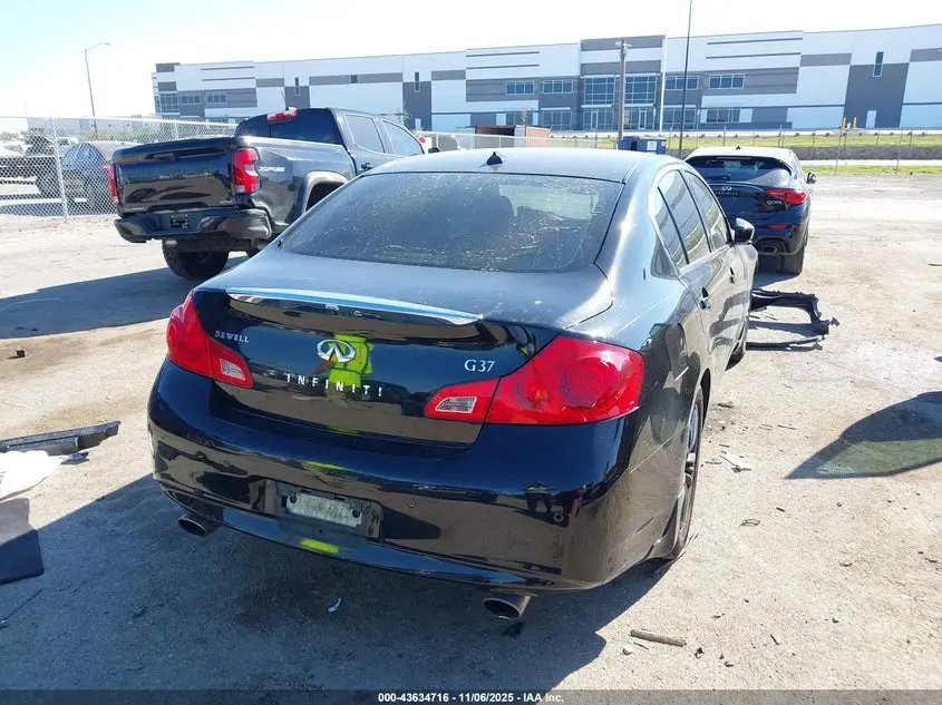 2010 INFINITI G37 JOURNEY