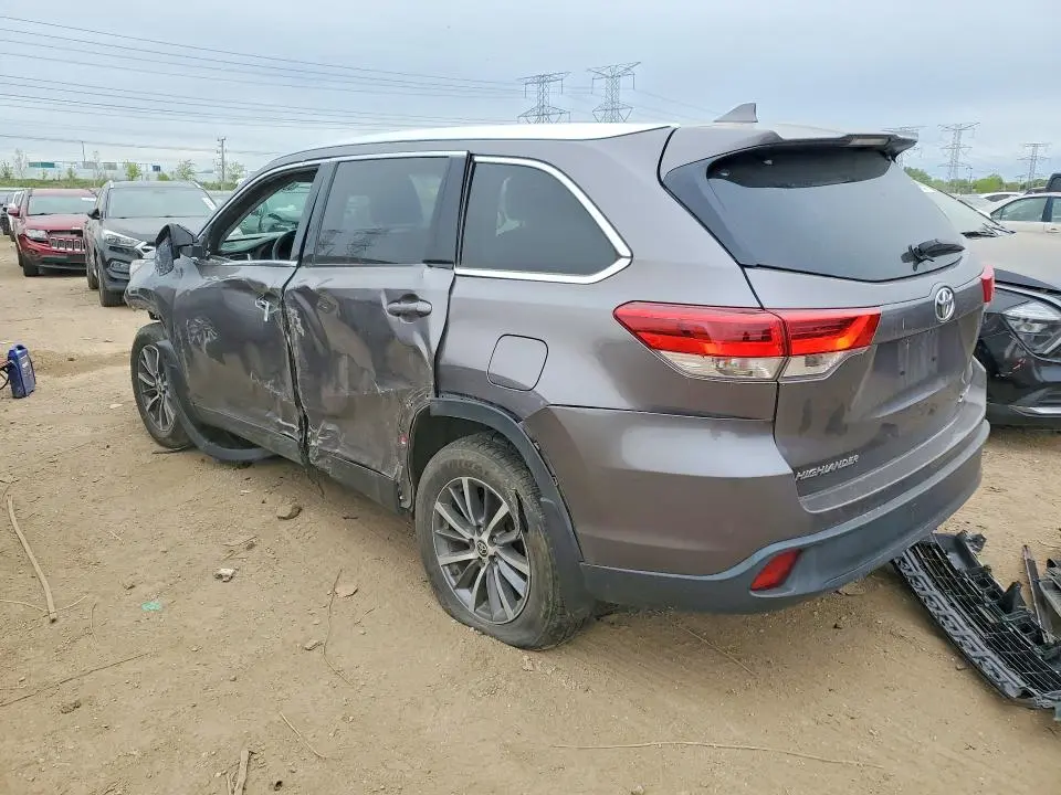 2019 TOYOTA HIGHLANDER XLE  