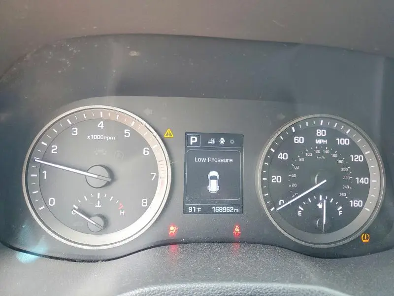 2016 HYUNDAI TUCSON SE  