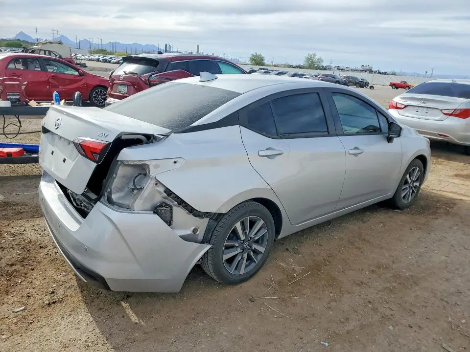2021 NISSAN VERSA SV  
