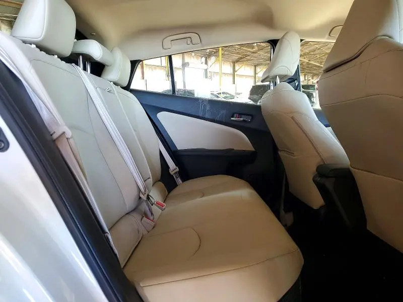 2019 TOYOTA PRIUS XLE AWD-E  
