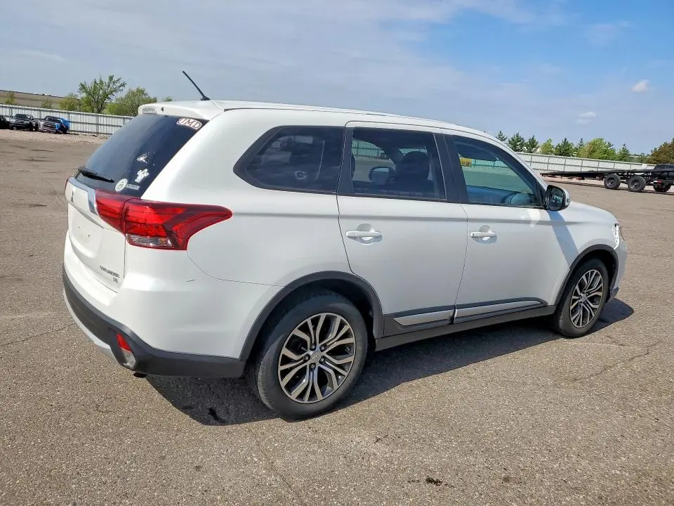 2016 MITSUBISHI OUTLANDER SE  