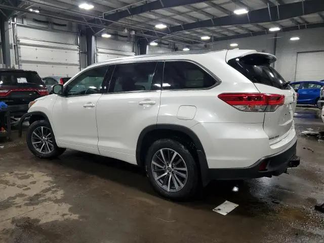 2018 TOYOTA HIGHLANDER SE  