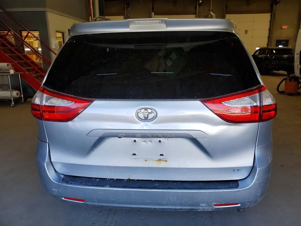 2019 TOYOTA SIENNA LE 8-PASSENGER  
