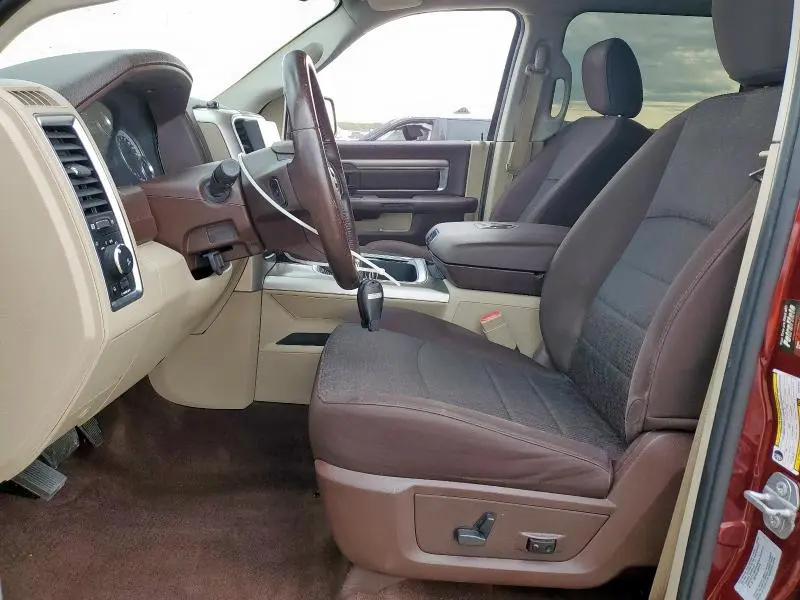 2016 RAM 1500 SLT  