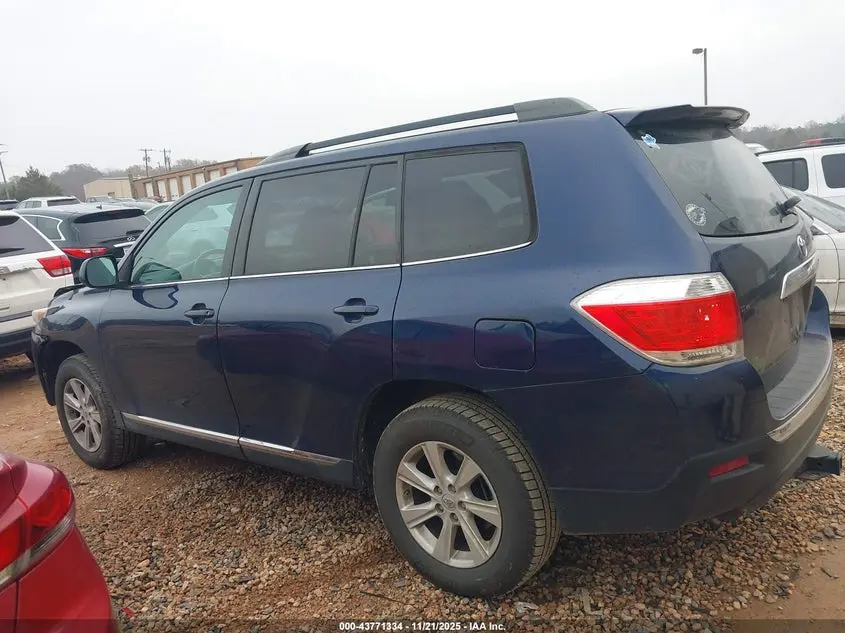 2013 TOYOTA HIGHLANDER SE V6
