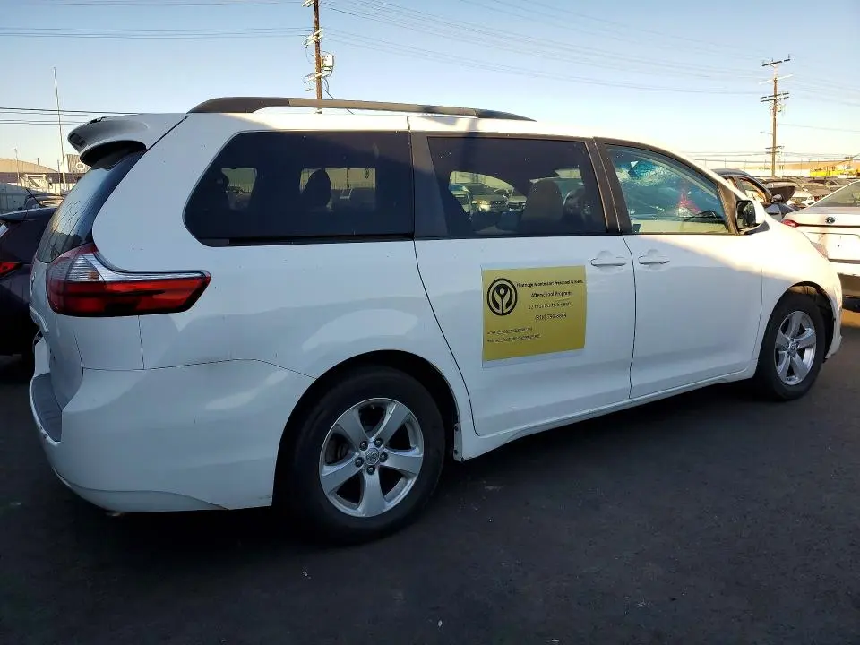 2016 TOYOTA SIENNA LE 8-PASSENGER  