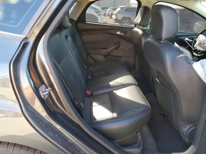 2016 FORD FOCUS SE  