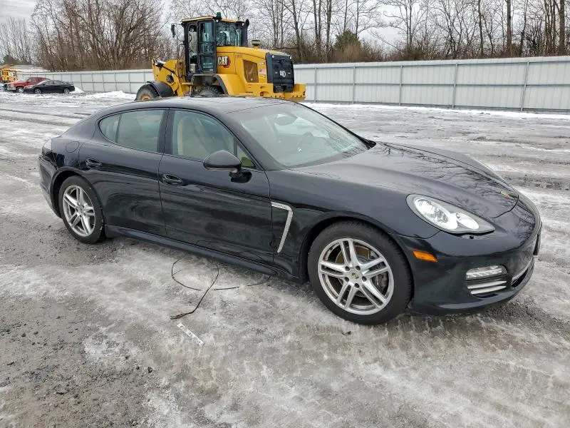 2013 PORSCHE PANAMERA 2  
