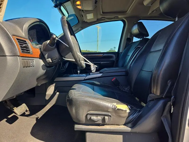 2011 NISSAN ARMADA SV  