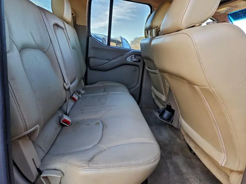 2011 NISSAN FRONTIER S  