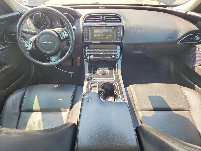 2017 JAGUAR XE PREMIUM  