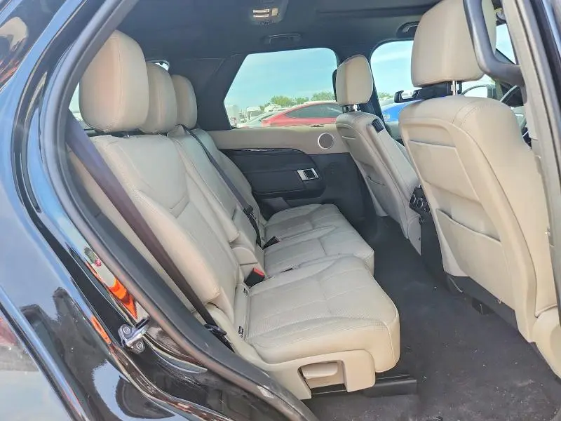 2019 LAND ROVER DISCOVERY SE  
