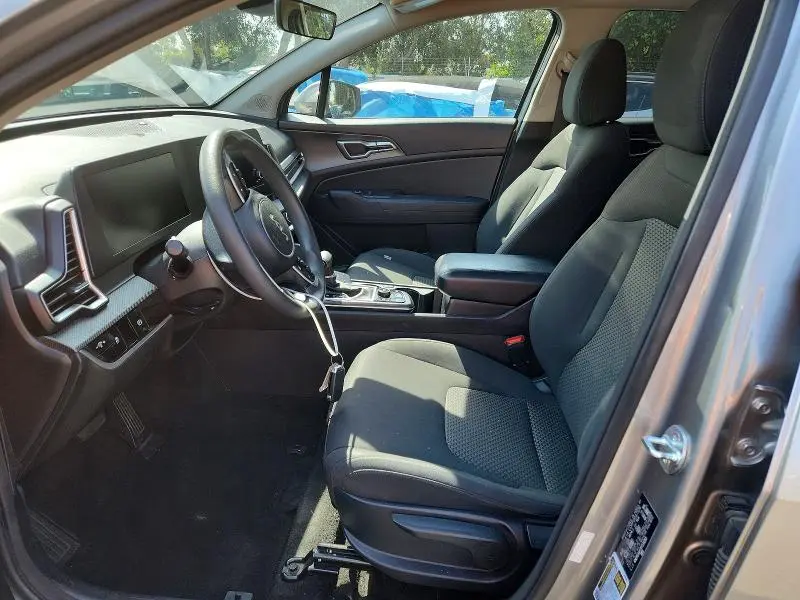 2023 KIA SPORTAGE LX  