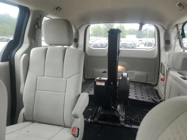 2013 DODGE GRAND CARAVAN SE  