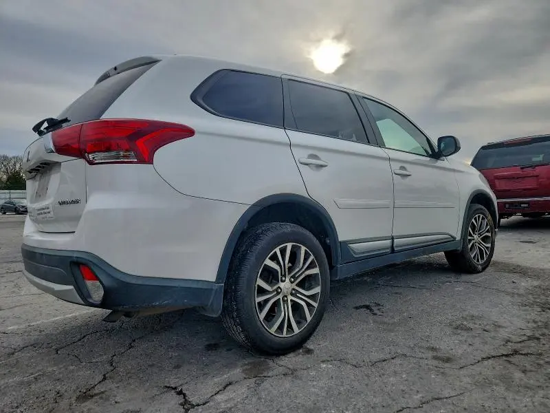 2018 MITSUBISHI OUTLANDER ES  