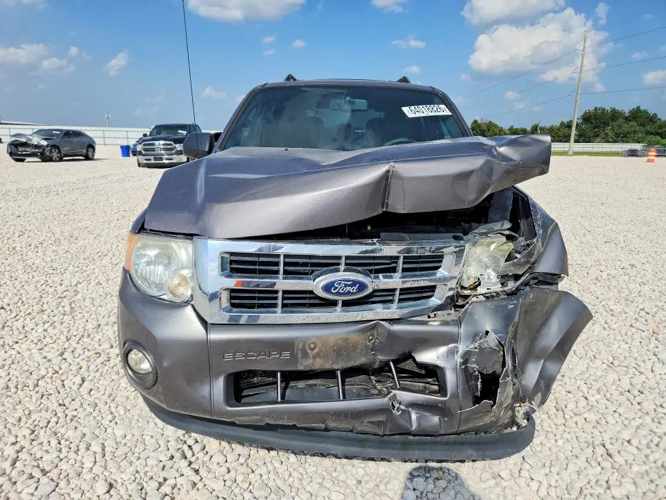 2011 FORD ESCAPE XLT  