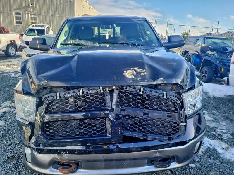 2013 RAM 1500 SLT  