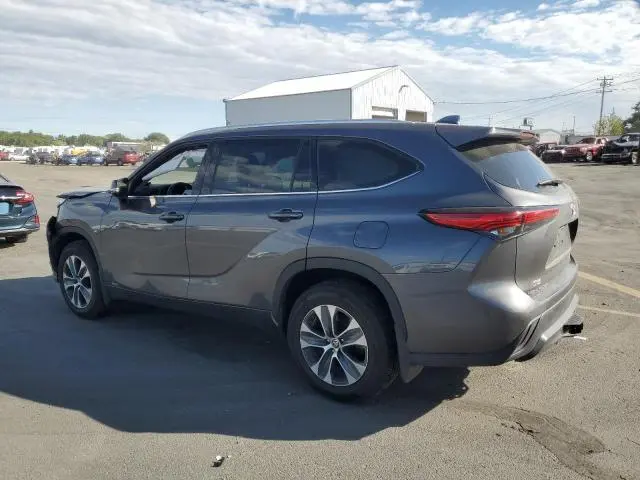 2022 TOYOTA HIGHLANDER HYBRID XLE  
