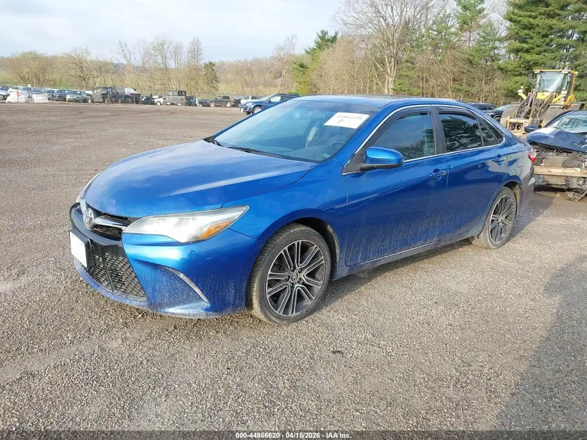 2016 TOYOTA CAMRY SE