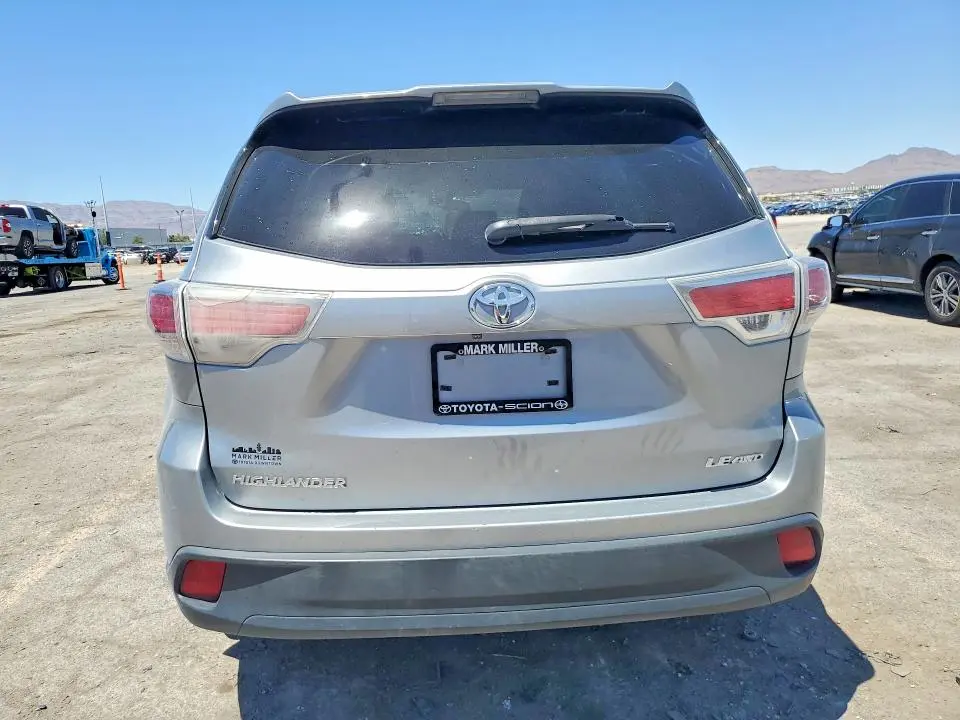 2014 TOYOTA HIGHLANDER LE  