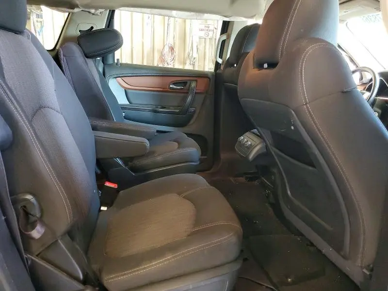 2015 CHEVROLET TRAVERSE LT  