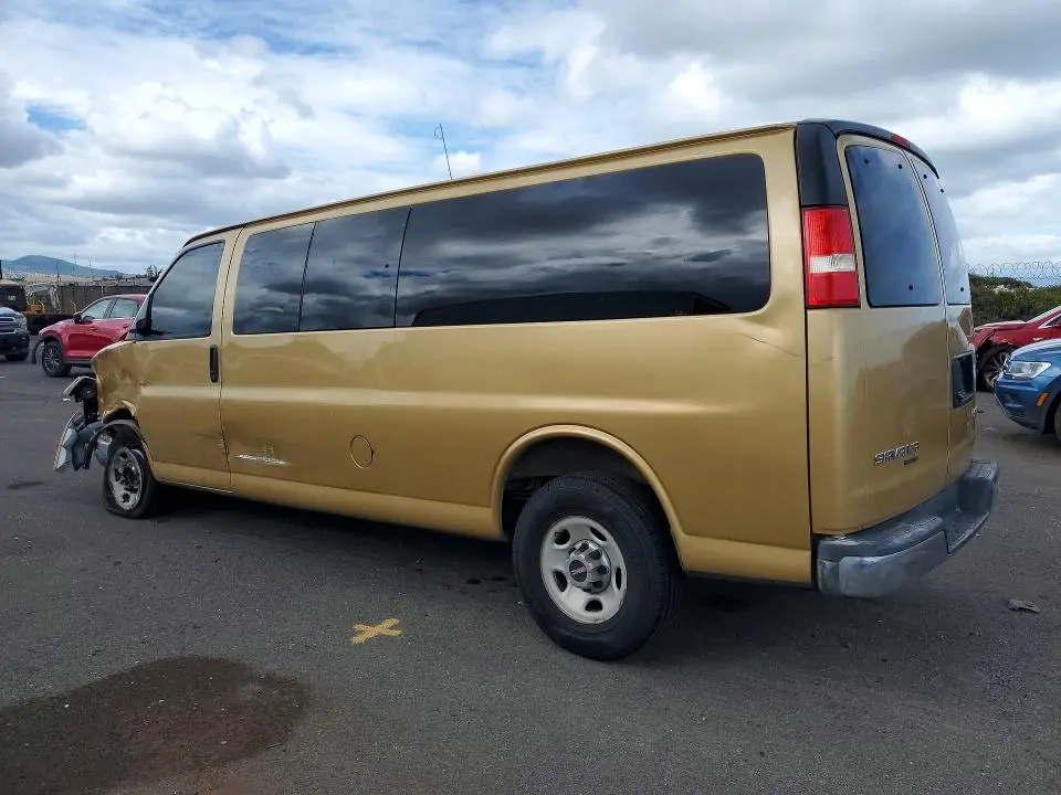 2013 GMC SAVANA G3500 LS  