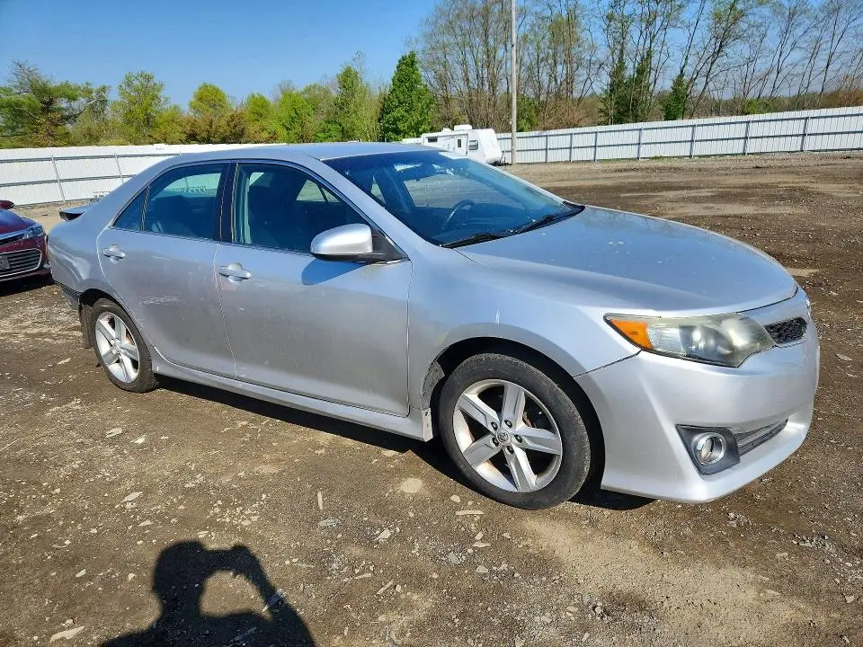 2012 TOYOTA CAMRY SE  