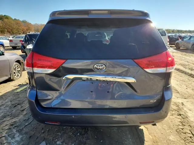 2014 TOYOTA SIENNA XLE  