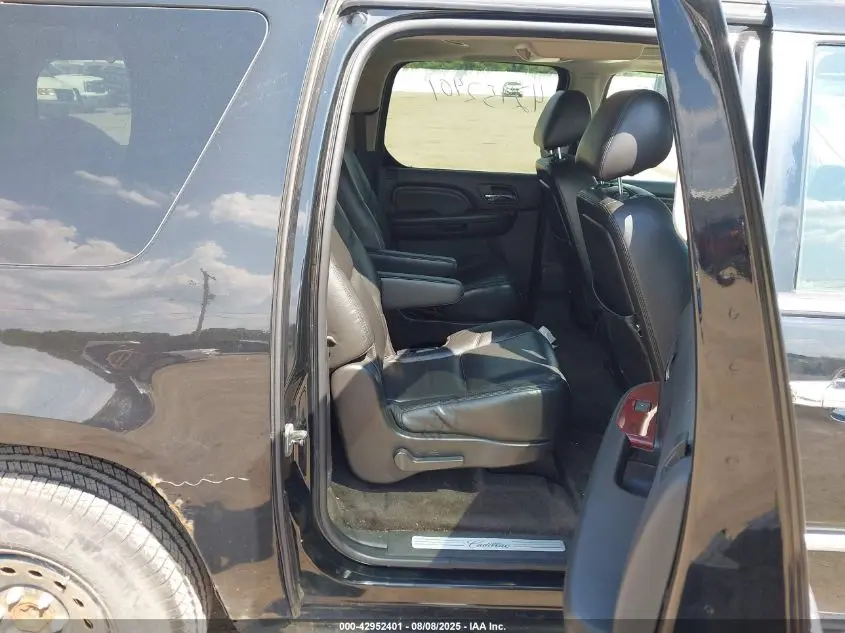 2010 CADILLAC ESCALADE ESV LUXURY