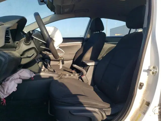 2019 HYUNDAI ELANTRA SE  