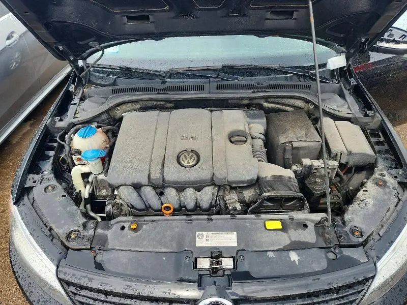 2011 VOLKSWAGEN JETTA SE  