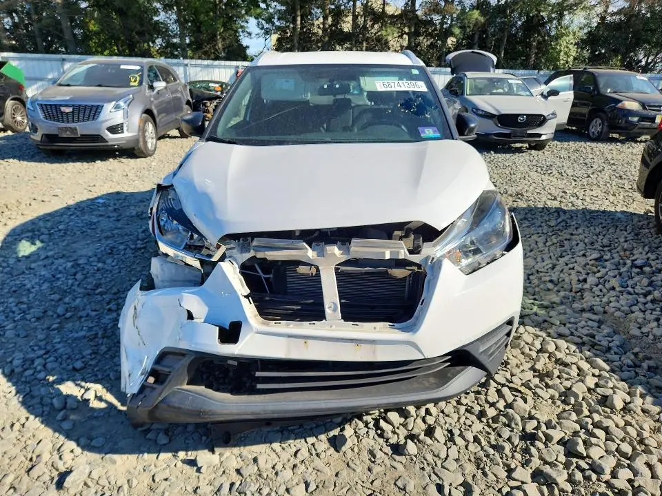 2019 NISSAN KICKS S  