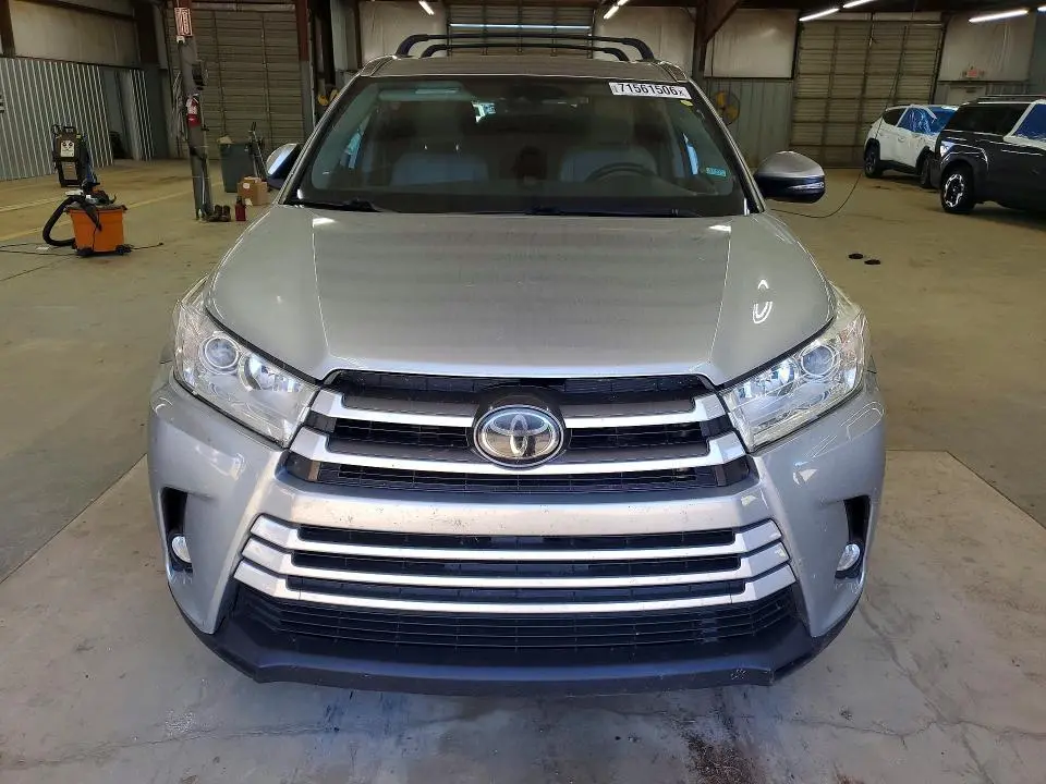 2019 TOYOTA HIGHLANDER XLE  