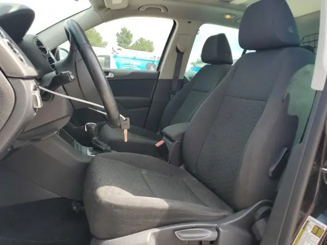 2013 VOLKSWAGEN TIGUAN S  
