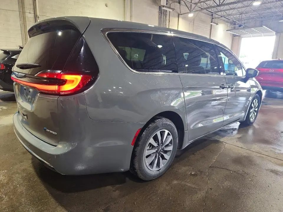 2023 CHRYSLER PACIFICA HYBRID TOURING L  