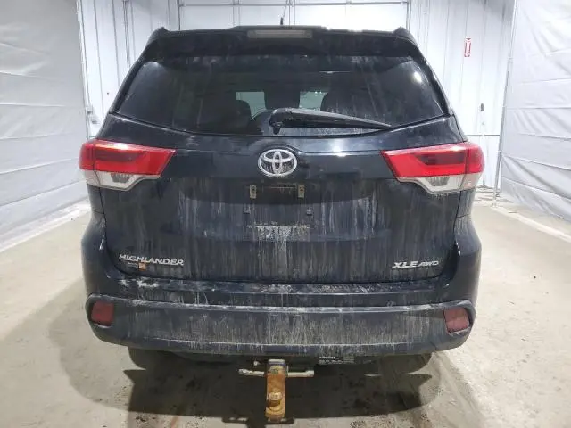 2019 TOYOTA HIGHLANDER SE  