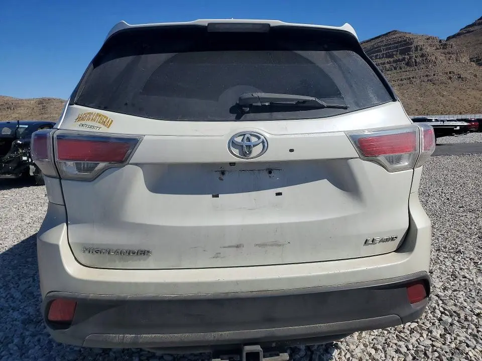2016 TOYOTA HIGHLANDER LE PLUS  