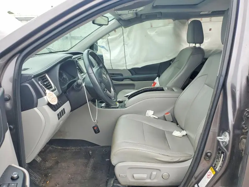 2016 TOYOTA HIGHLANDER XLE  