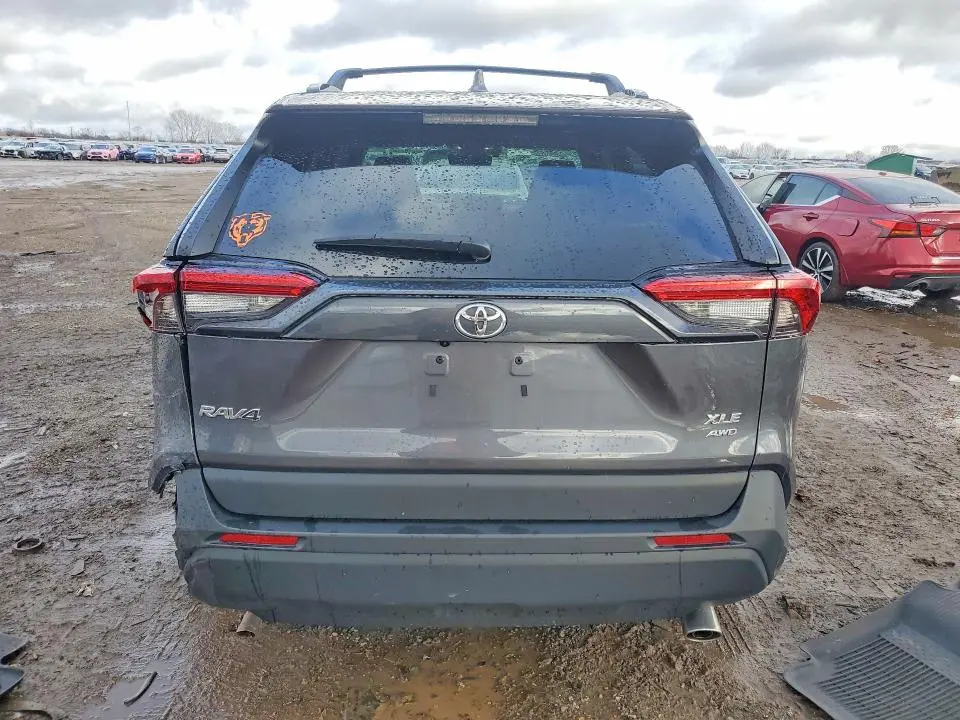 2024 TOYOTA RAV4 XLE  