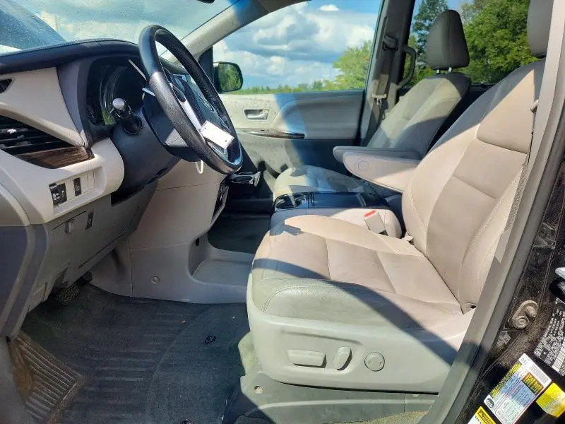 2015 TOYOTA SIENNA XLE 7-PASSENGER  