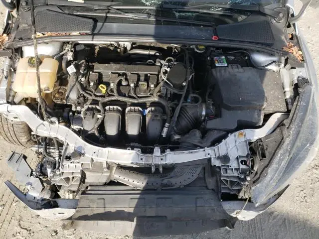 2016 FORD FOCUS SE  
