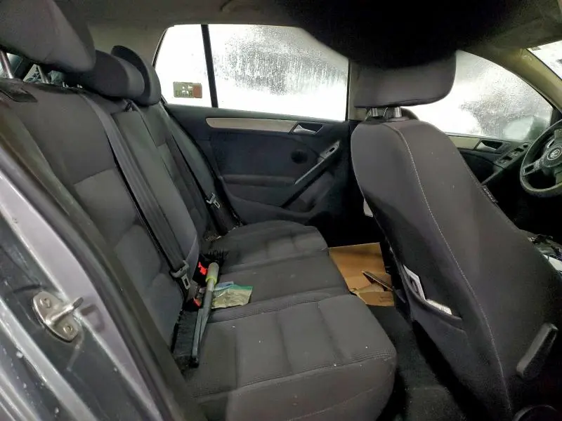 2013 VOLKSWAGEN GOLF   